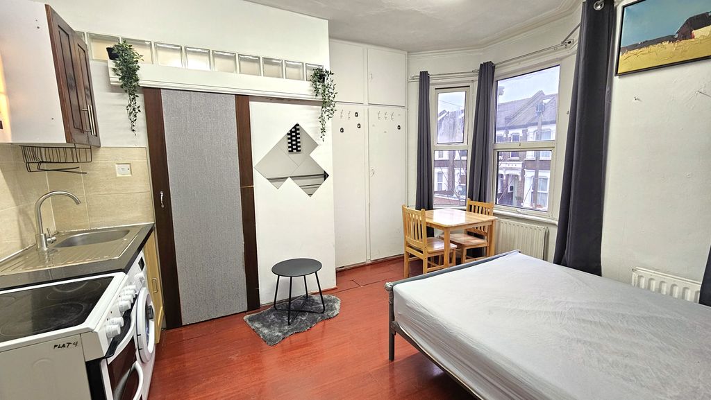 Property photo 2 of 6