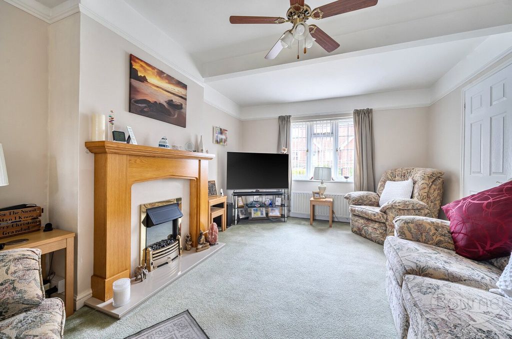 Property photo 2 of 18 Picture No. 16