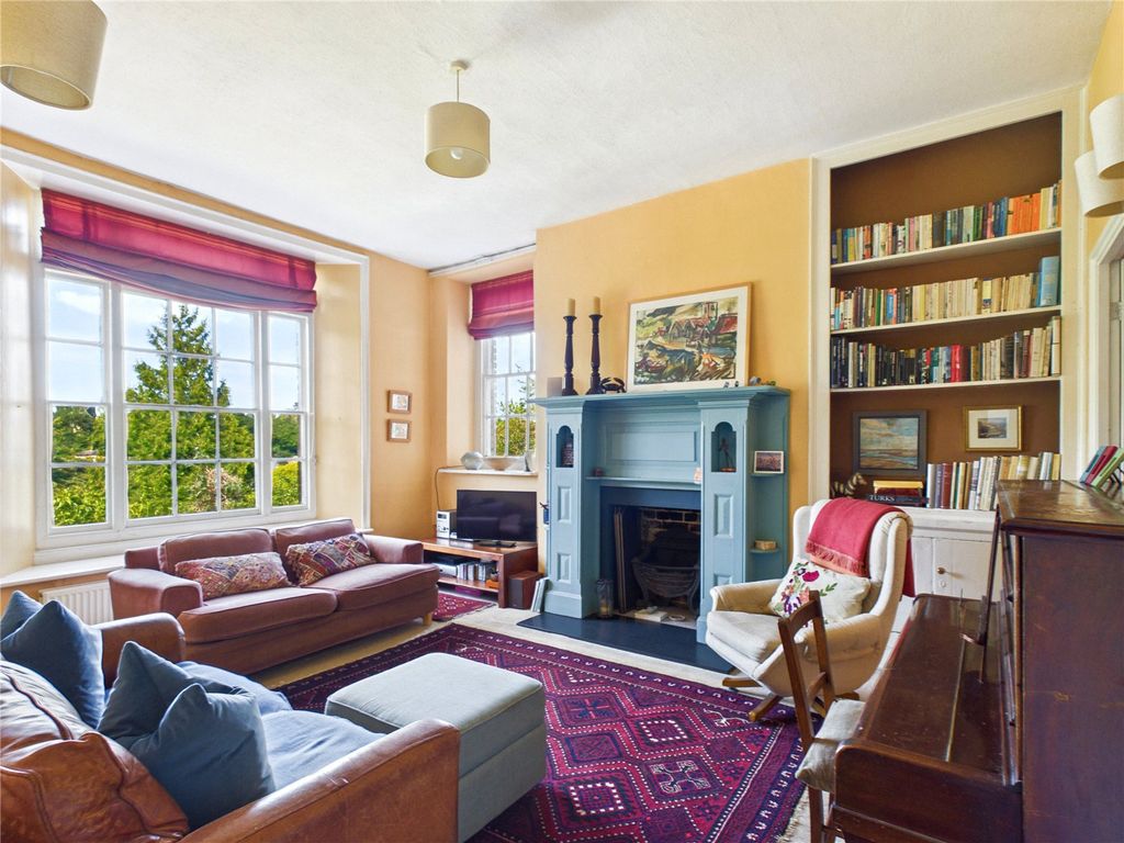 Property photo 2 of 27 Picture No. 03