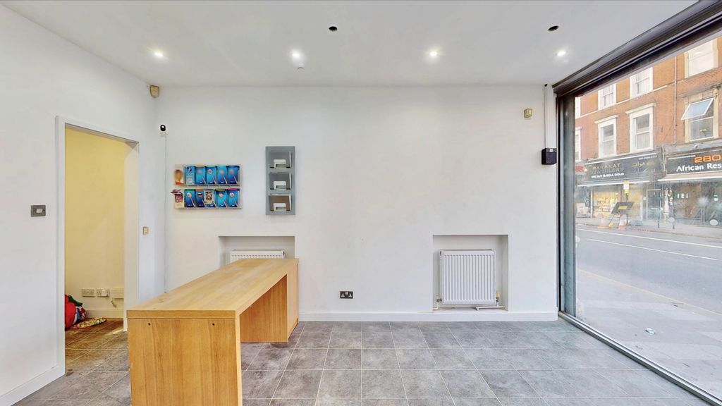 Property photo 2 of 8