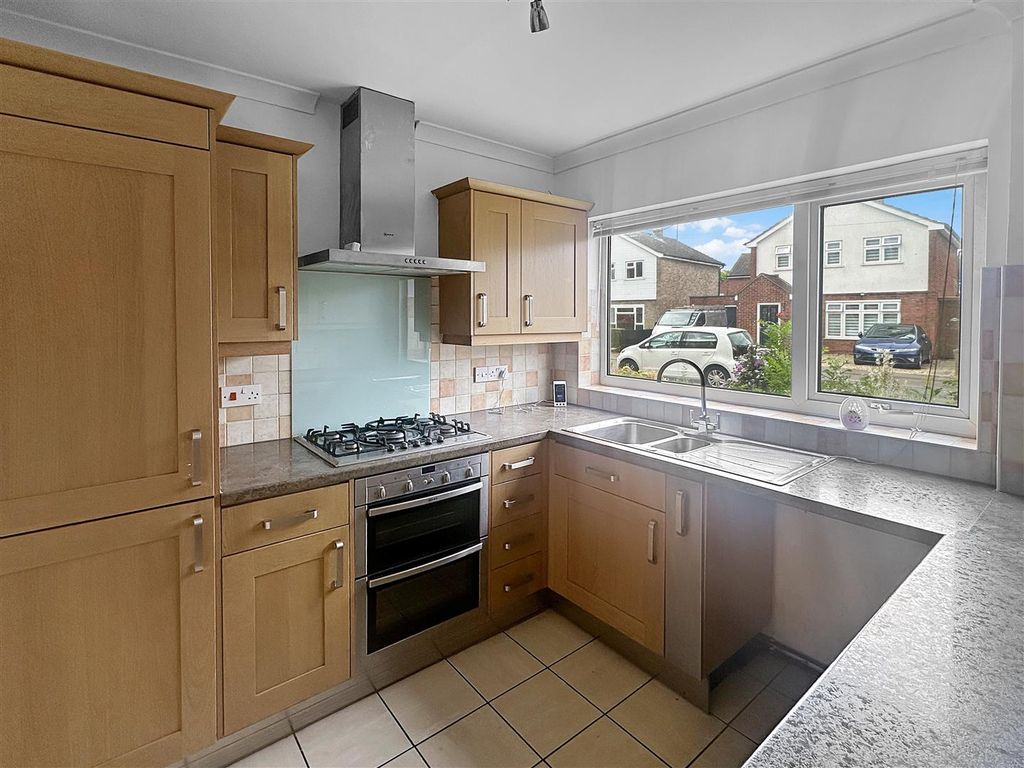 Property photo 3 of 17 Kitchen 2