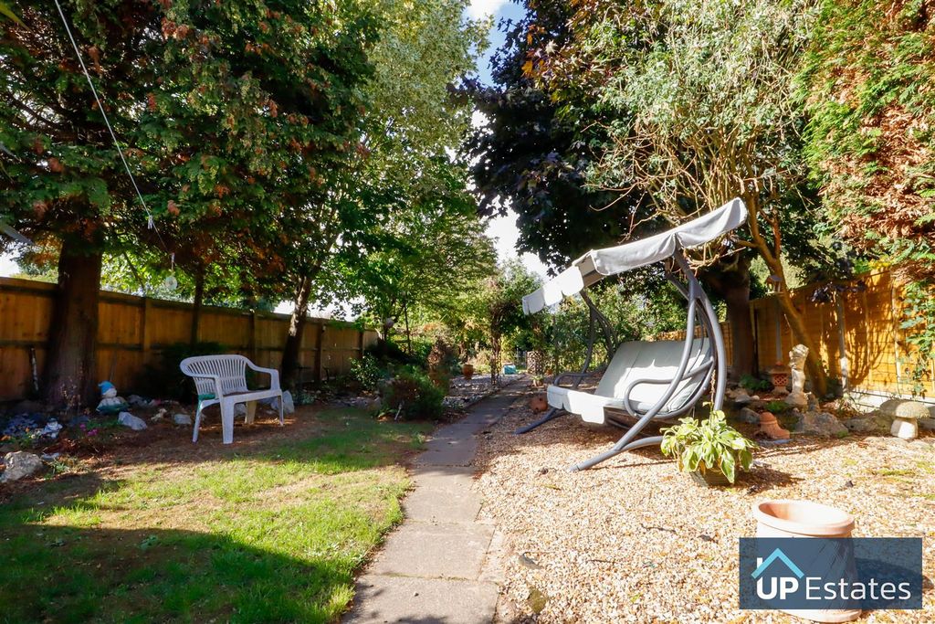 Property photo 2 of 27