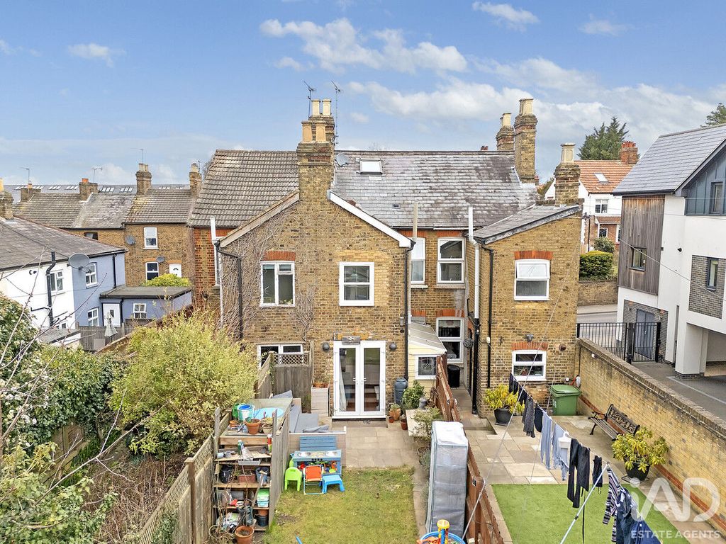 Property photo 2 of 18