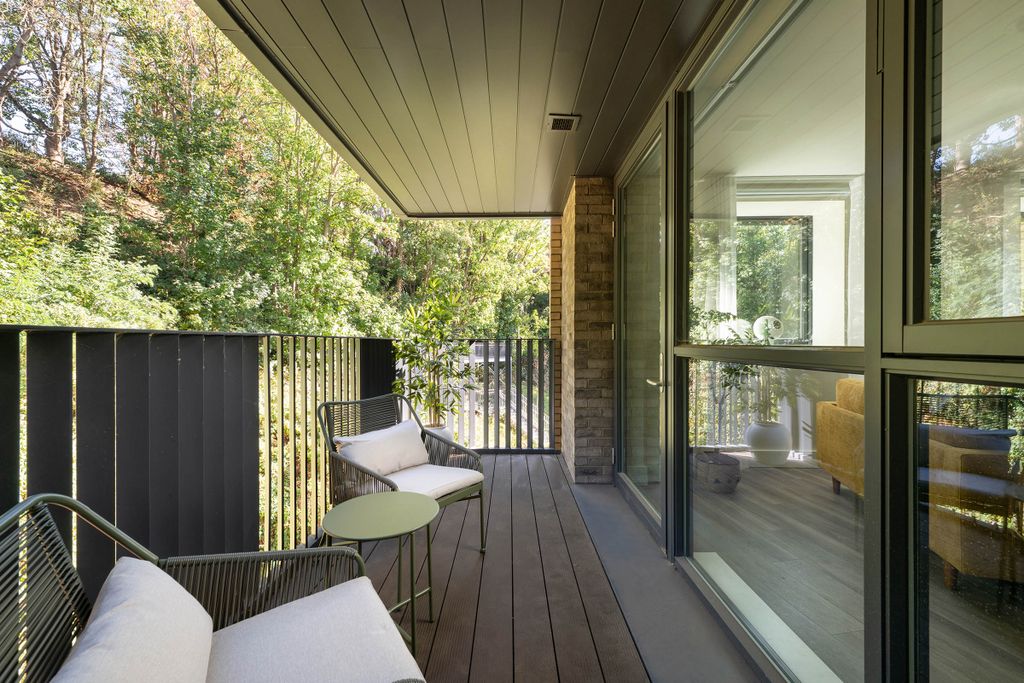 Property photo 3 of 13 Flat 18_Web Res_037.Jpg