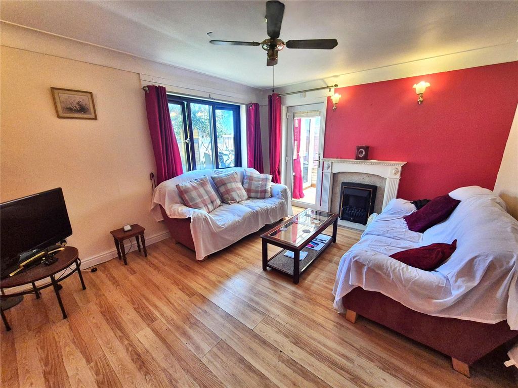 Property photo 2 of 23 Living Room