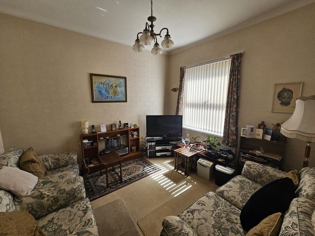Property photo 3 of 16 Photo 12