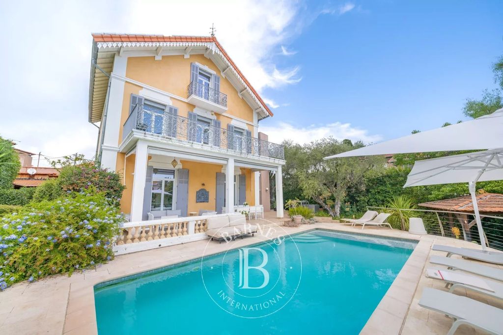 Property photo 1 of 16 Cannes - Charming Villa Just A Short Walk From Downtown