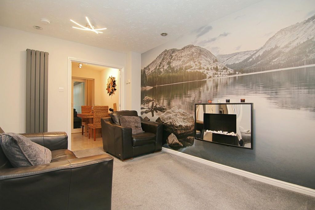 Property photo 2 of 17 Living Room