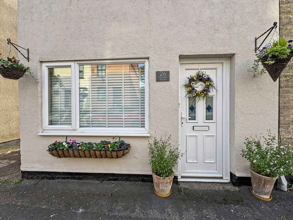 Property photo 2 of 21