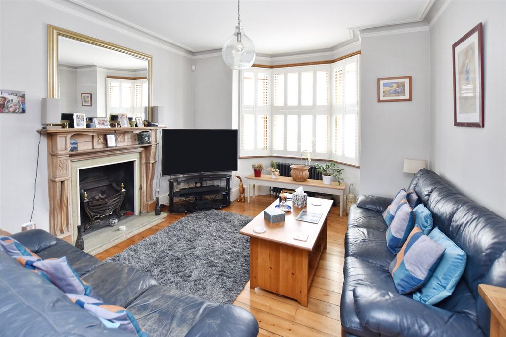 Property photo 2 of 15 Picture No. 24