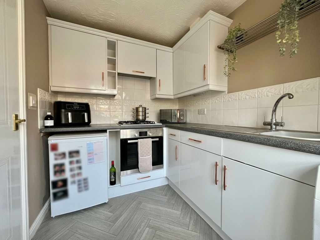 Property photo 3 of 13