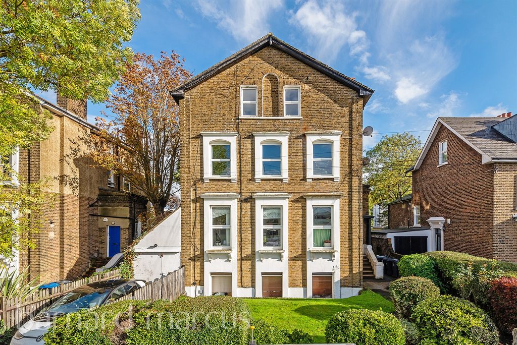 Property photo 3 of 11