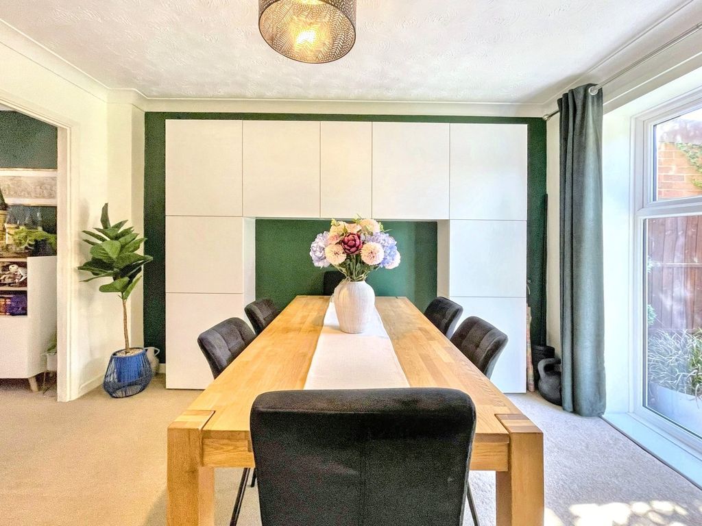 Property photo 2 of 30
