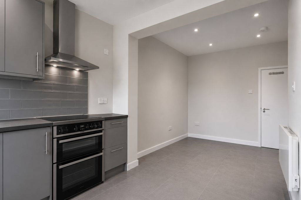 Property photo 1 of 5 529E06B2-7Fdd-4Be7-B1F7-A24962c523Af