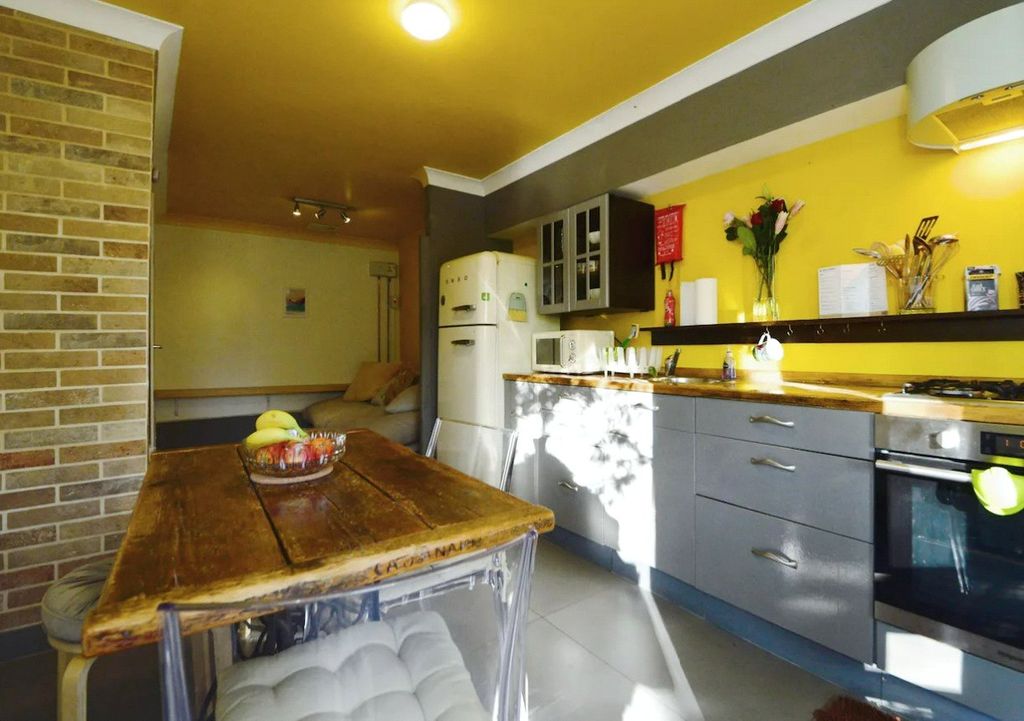 Property photo 2 of 11 Picture No. 10