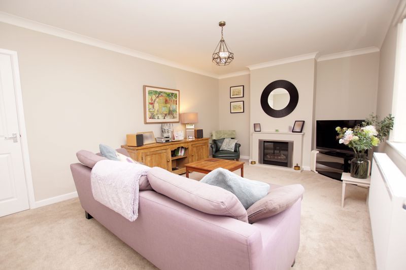 Property photo 2 of 14 Lounge