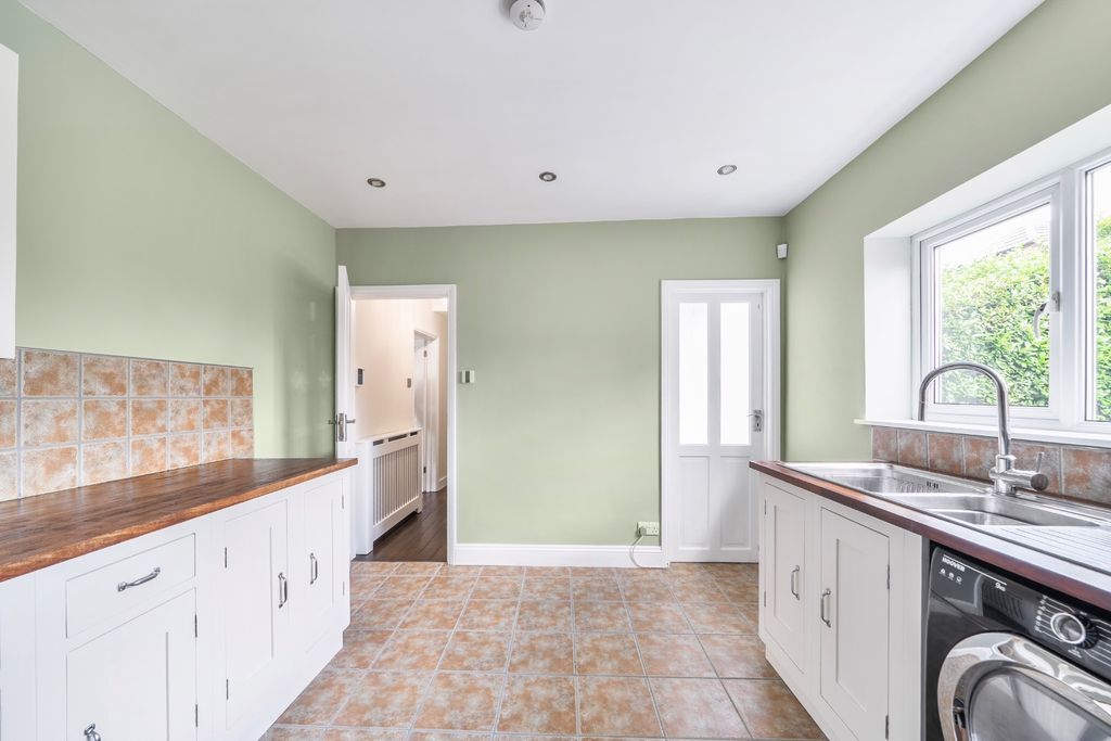 Property photo 3 of 18 5201773