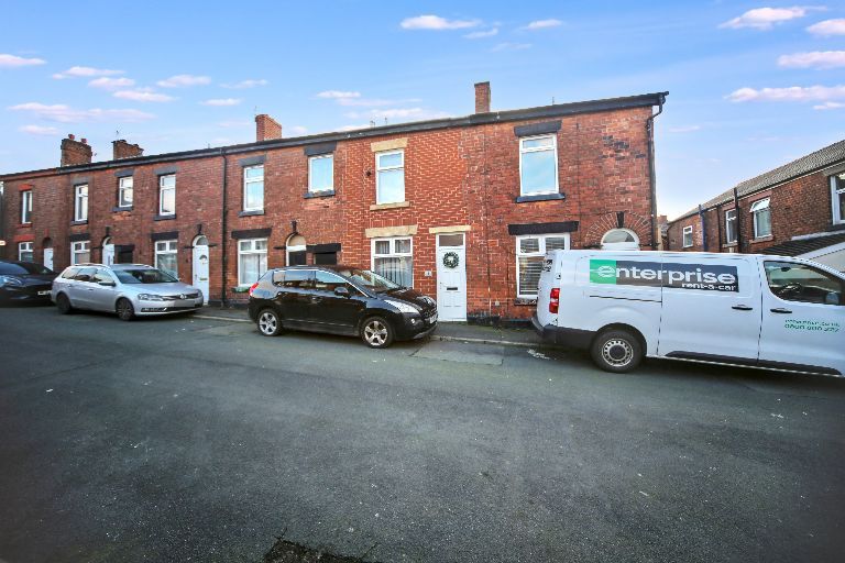 Property photo 2 of 21 2 Ward Street, Chorley, Lancashire, Pr6 0Sf