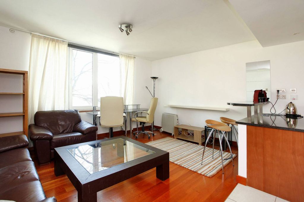 Property photo 2 of 7
