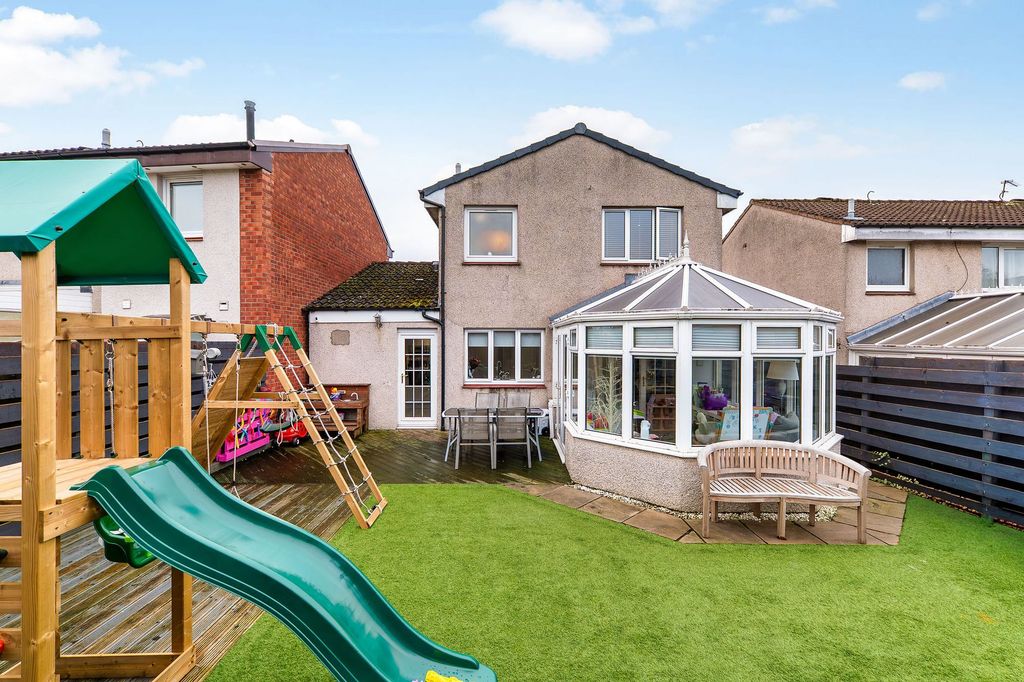 Property photo 1 of 54 Rear Garden