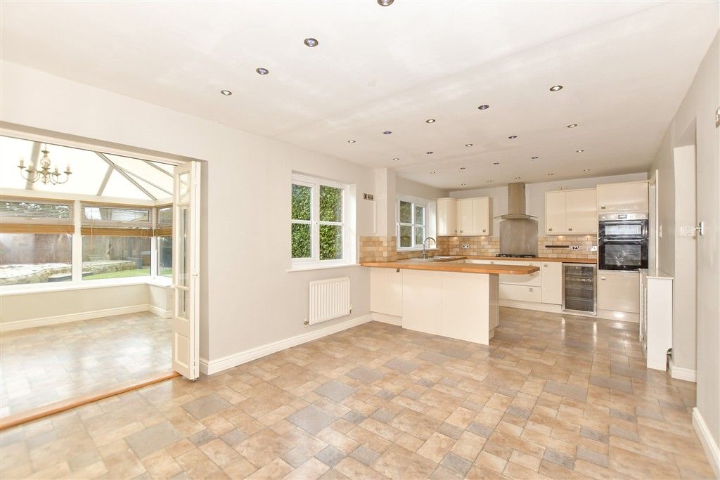 Property photo 1 of 16 Kitchen/Diner