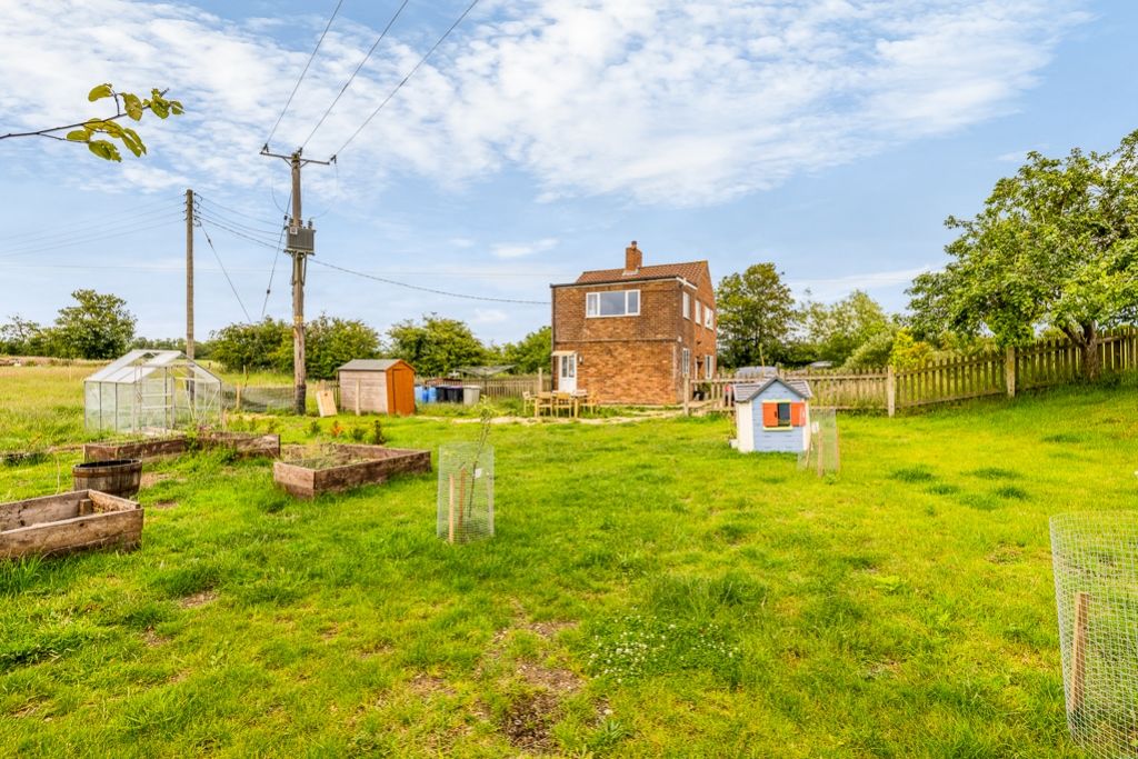 Property photo 3 of 26 Brookside Cottage (Boston)-14