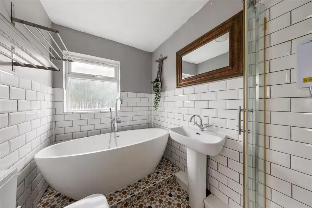 Property photo 3 of 5