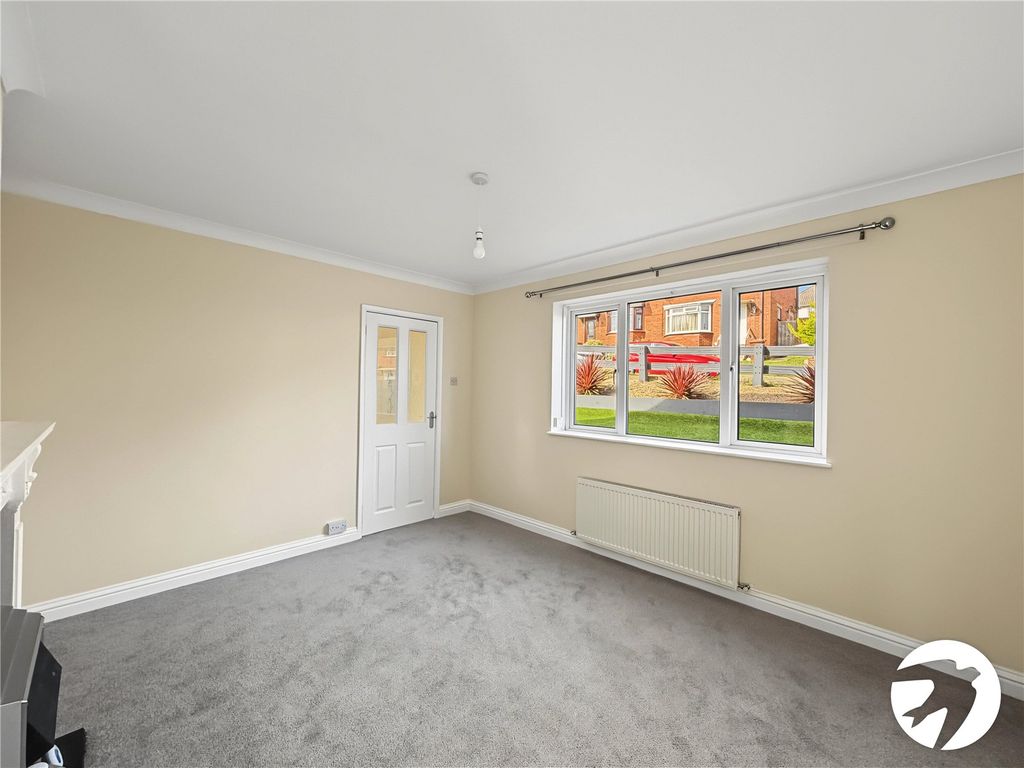 Property photo 3 of 18 Picture No. 16