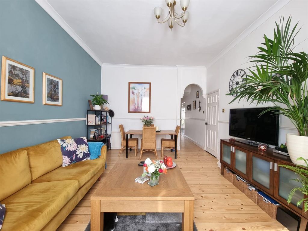 Property photo 2 of 14