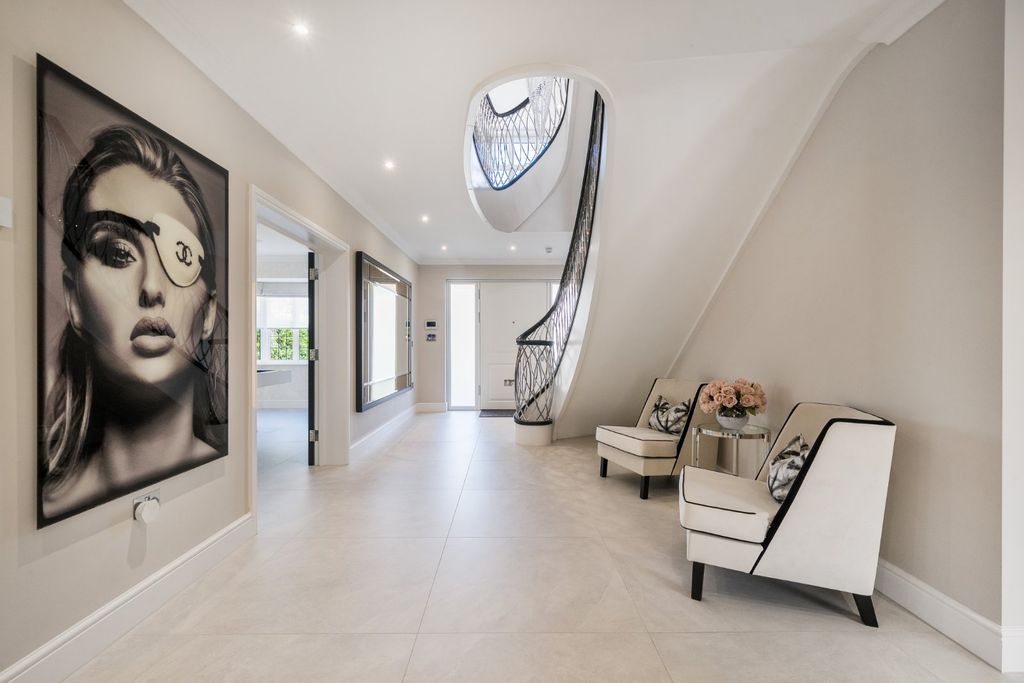 Property photo 2 of 47 Picture No. 07