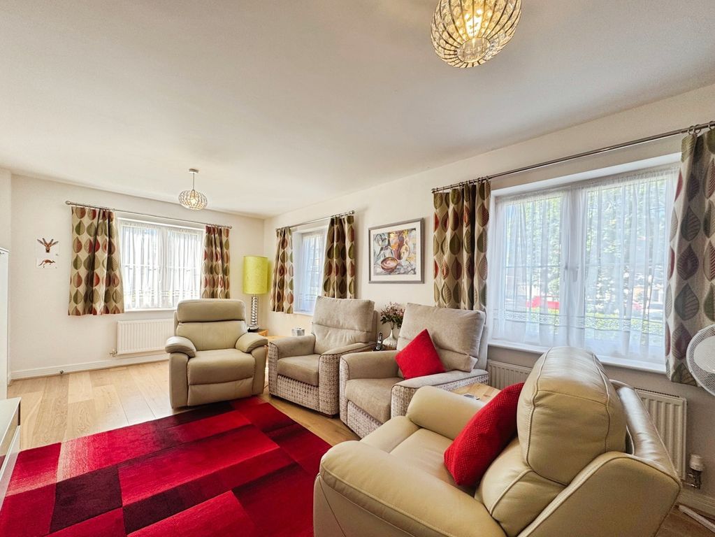 Property photo 2 of 22 Pbox-Img.Jpg