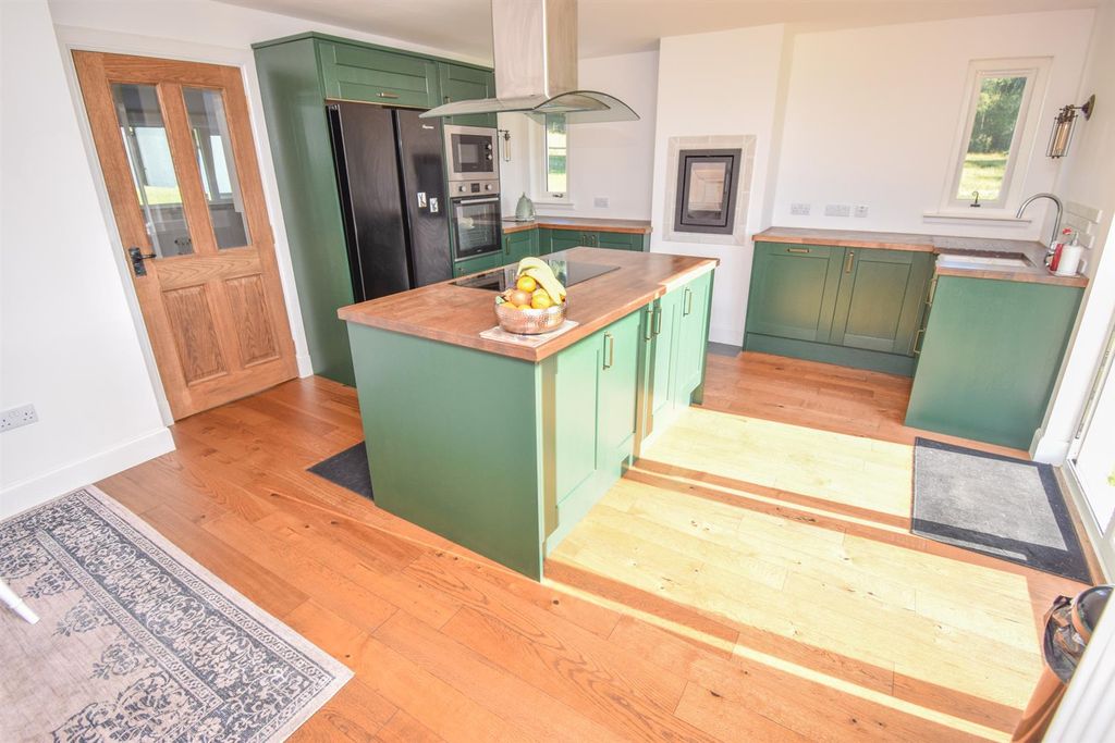 Property photo 3 of 42 Kitchen-Diner-2 (4).Jpg