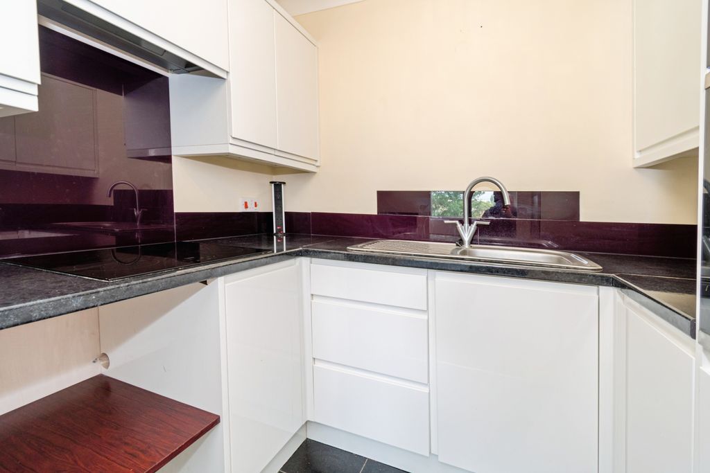 Property photo 2 of 12 Kitchen