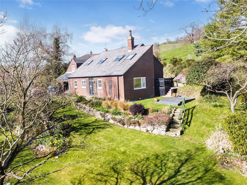 Property photo 2 of 34 Picture No. 36