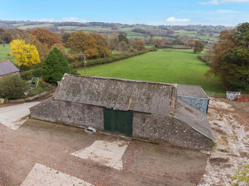 Property photo 2 of 5 New Barns Farm