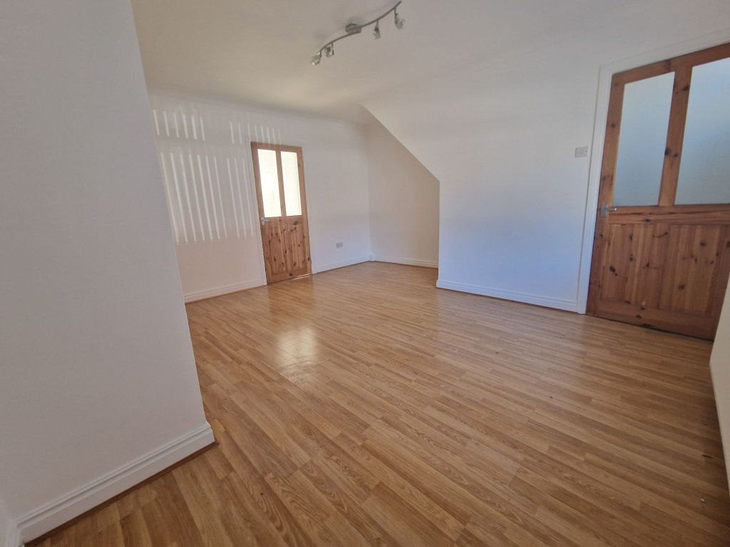 Property photo 2 of 17 Photograph 8