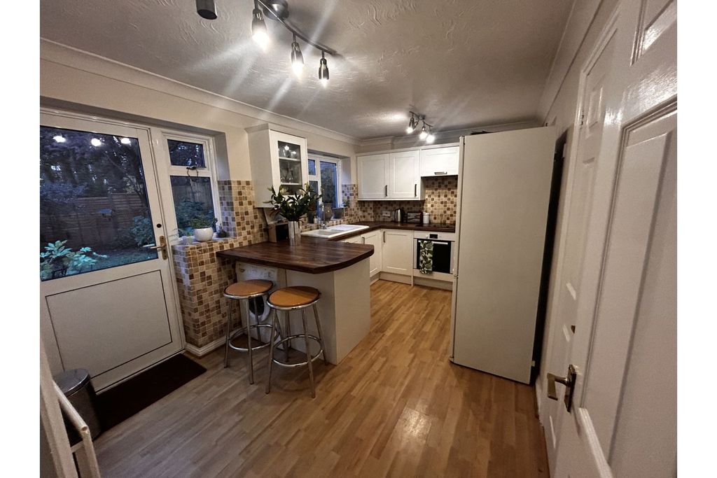 Property photo 3 of 20