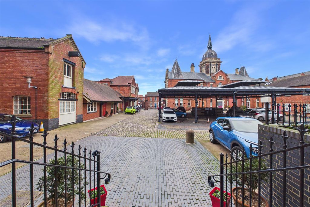 Property photo 2 of 4 Cam04235G0-Pr0132-Still008.Jpg