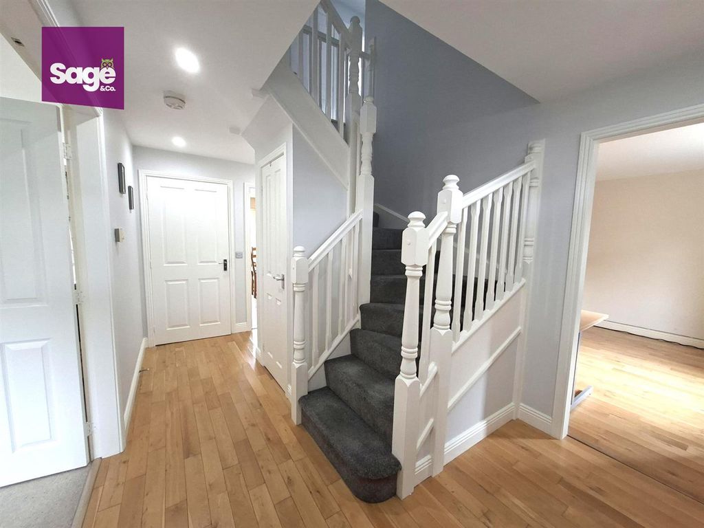 Property photo 3 of 53