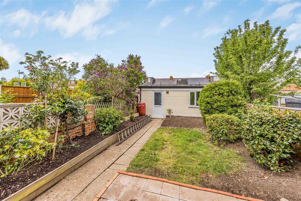 Property photo 3 of 25 39 Wallisdean Avenue, Baffins-Small-Porticomarketi