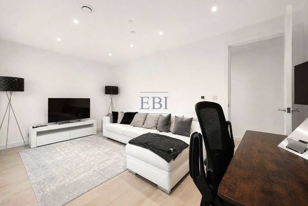 Property photo 3 of 16 Picture No. 01