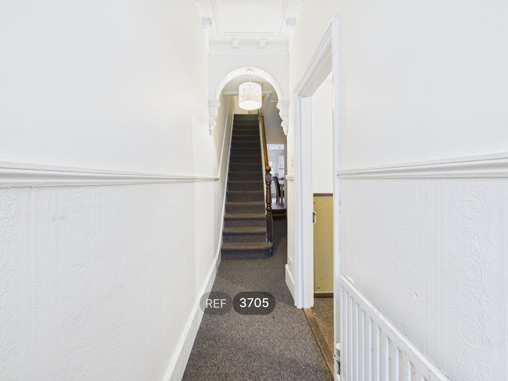 Property photo 2 of 12 Hallway