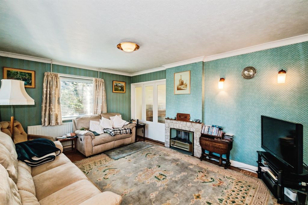Property photo 2 of 17