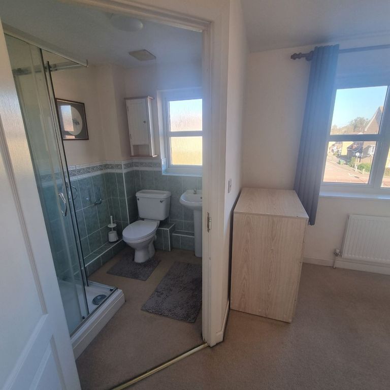 Property photo 2 of 12