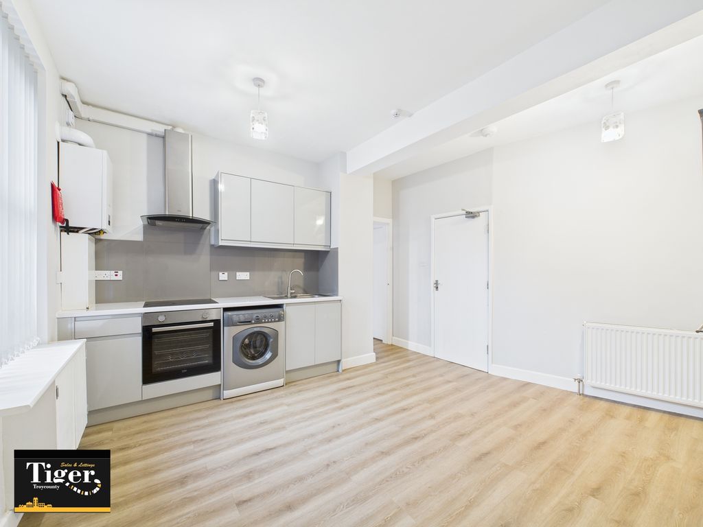 Property photo 1 of 7 Cam02176G0-Pr0800-Still003