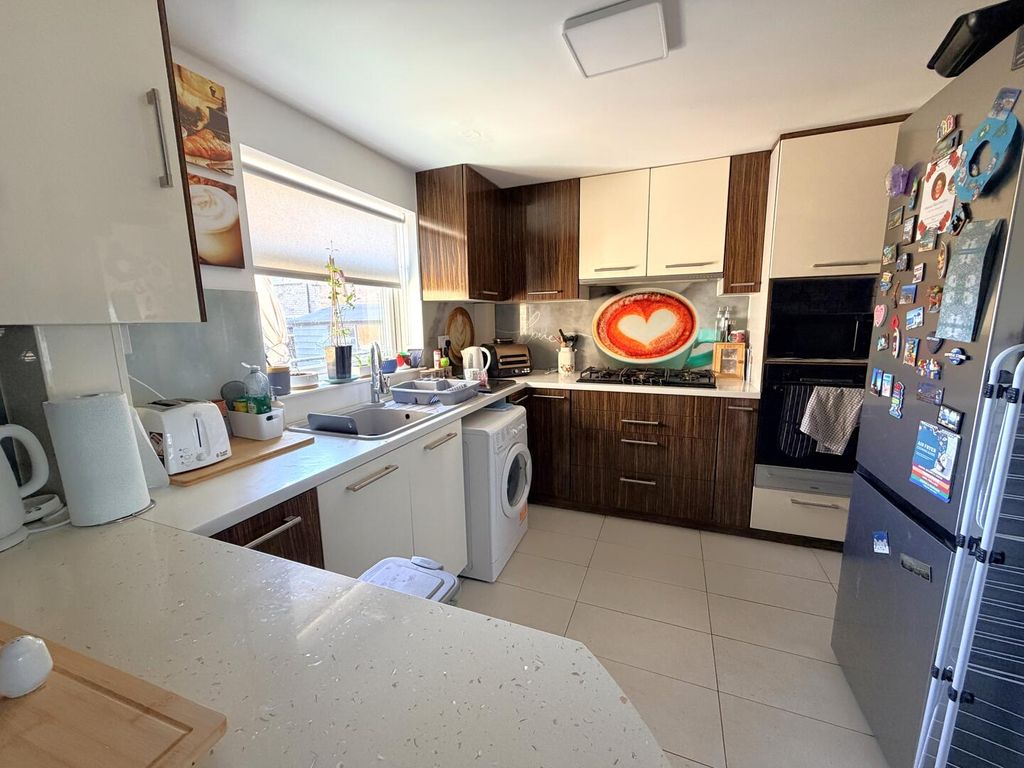 Property photo 3 of 15 Kitchen