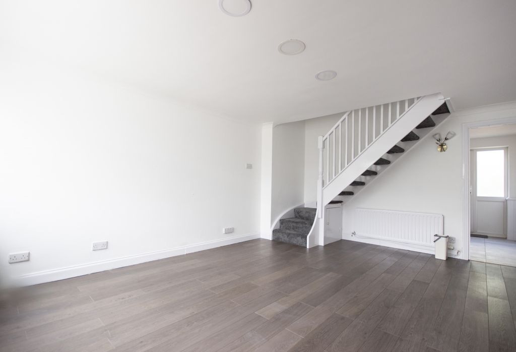 Property photo 3 of 11 3