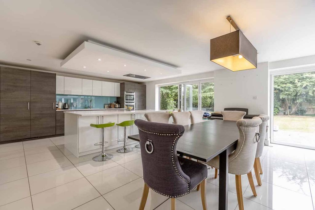 Property photo 3 of 30