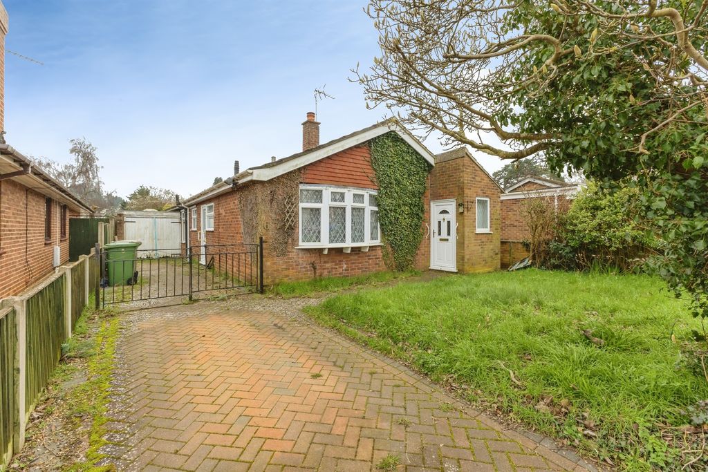 Property photo 3 of 35