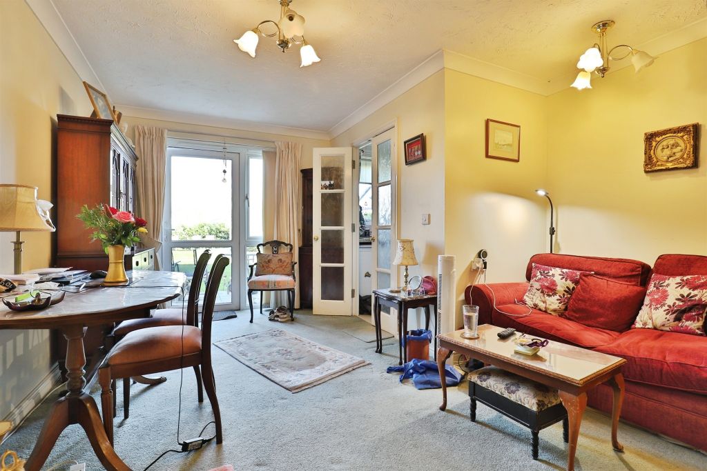 Property photo 2 of 17